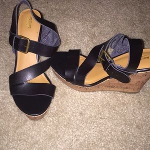 Mossimo black wedges pretty new